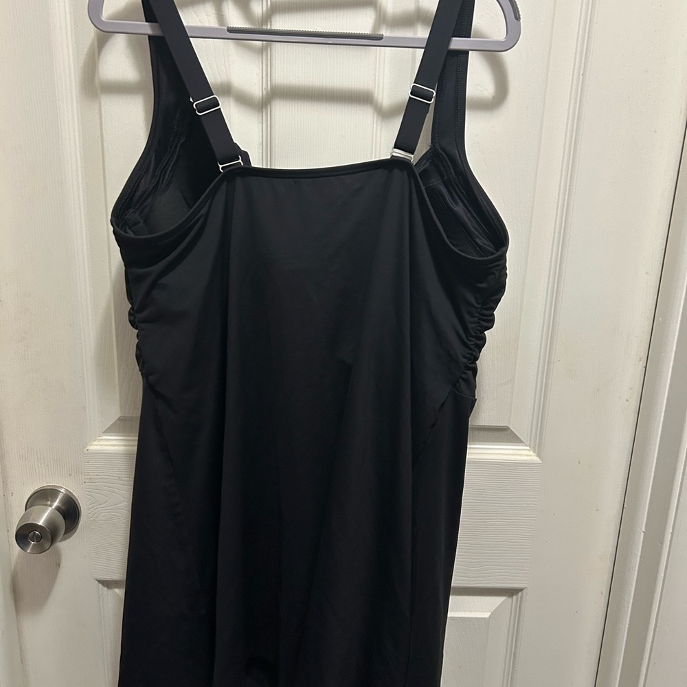 Lands' End Black Women's Tunic Swimsuit Top - Picture 3 of 4